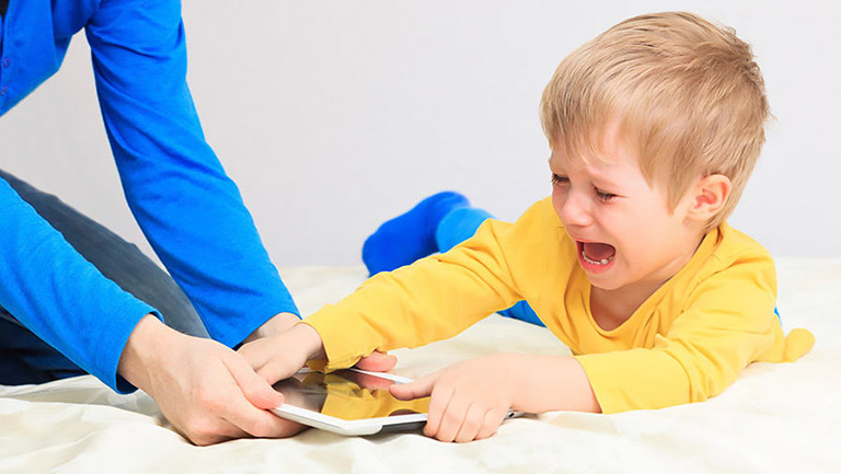 tác hại của smartphone đối với trẻ em