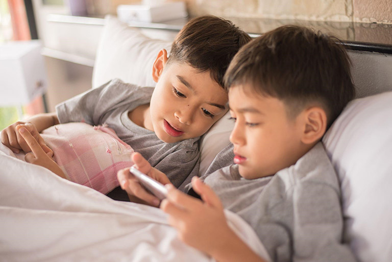 tác hại của smartphone đối với trẻ em