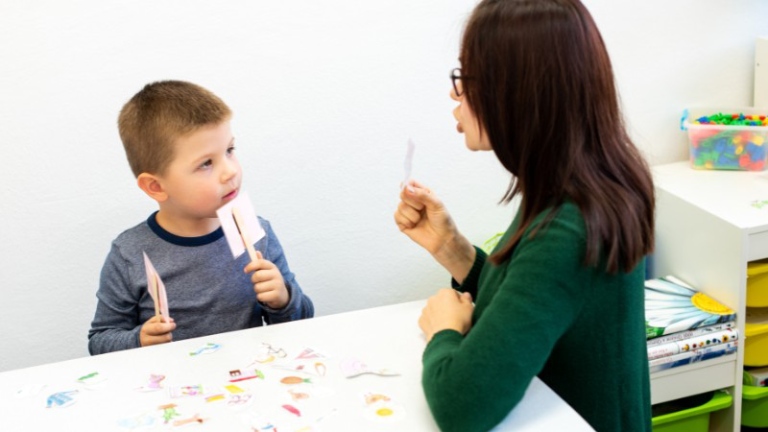 bài tập âm ngữ trị liệu cho trẻ chậm nói
