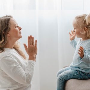trẻ sinh non có nguy cơ chậm nói