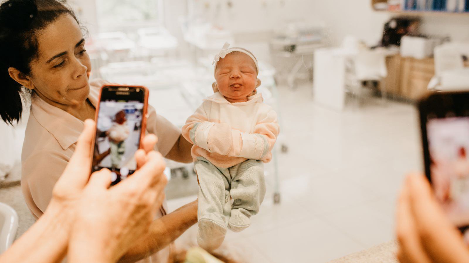 Dấu hiệu trẻ sơ sinh có thể bị tự kỷ cần lưu ý