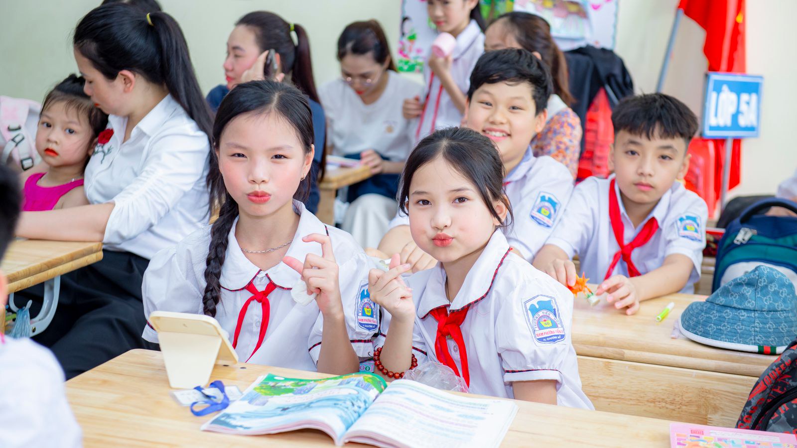 Giáo viên cần làm gì khi gặp trẻ tự kỷ trong lớp